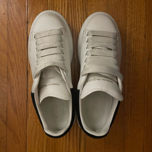 Alexander McQueen Oversized sneakers - Picture 1 of 7